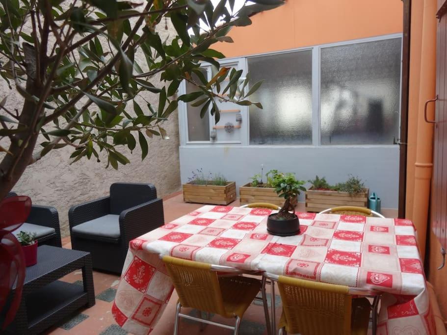 Appartement Spacieux Avec Grand Patio, 1Er Etage Sigean Dış mekan fotoğraf